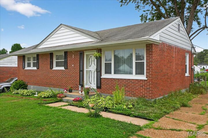 Property Photo: 10814 Galena Court MO 63123