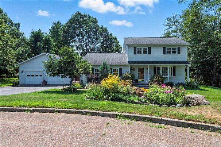 90 Palmer Court  Williston VT 05495 photo