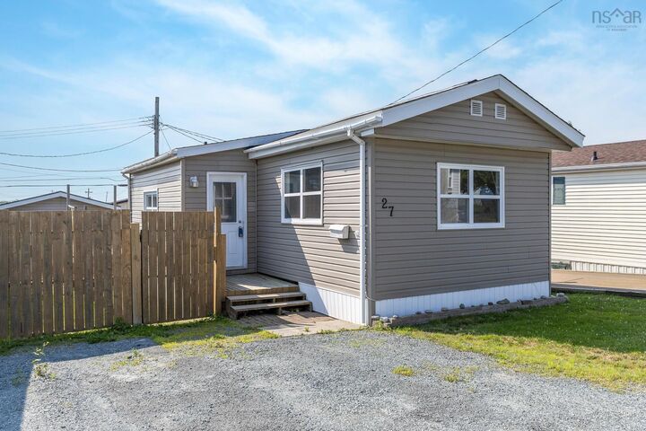 27 Florence Avenue  Dartmouth NS B2Y 2A4 photo