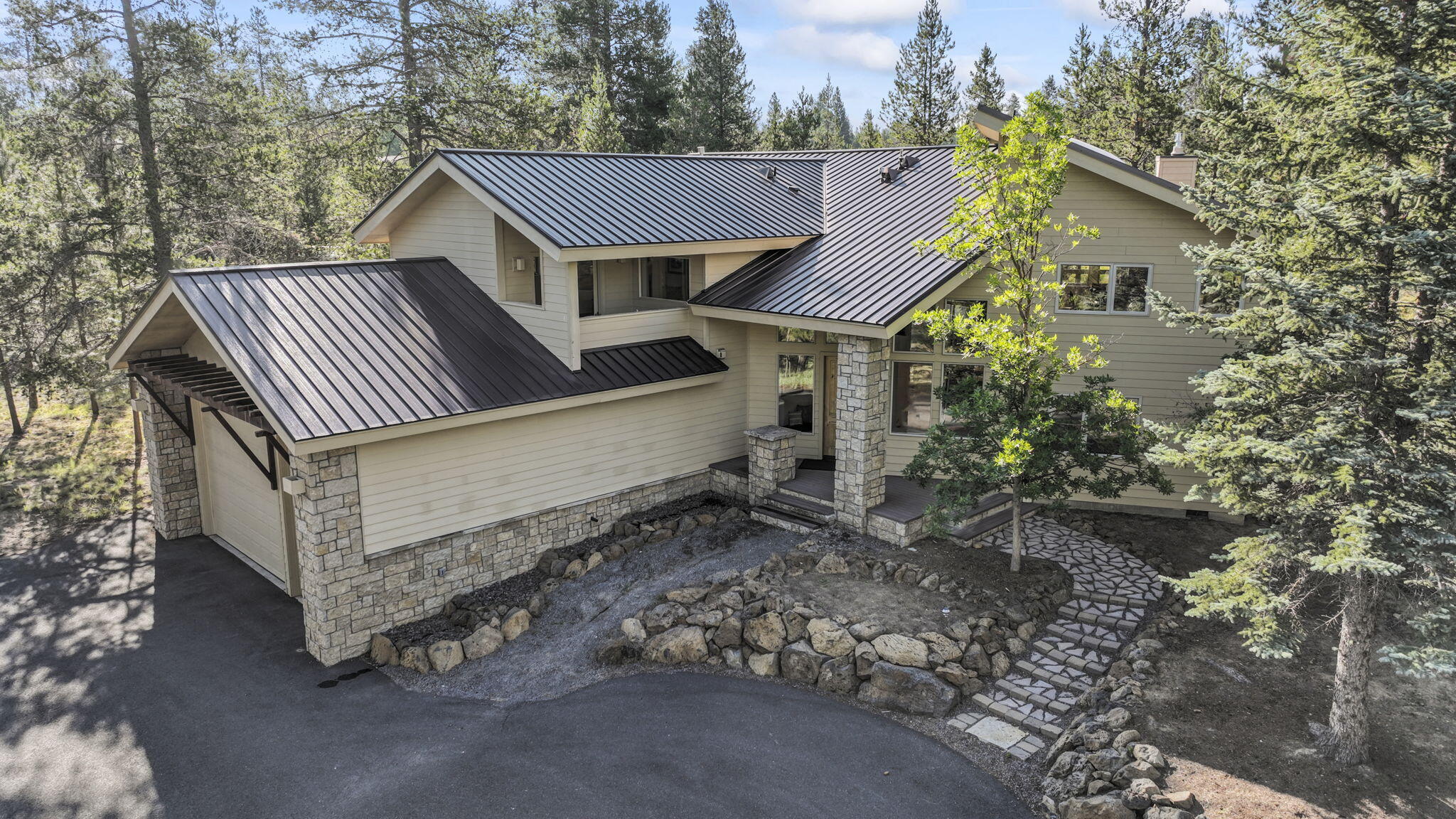 Property Photo: 57776 Umpqua Lane OR 97707