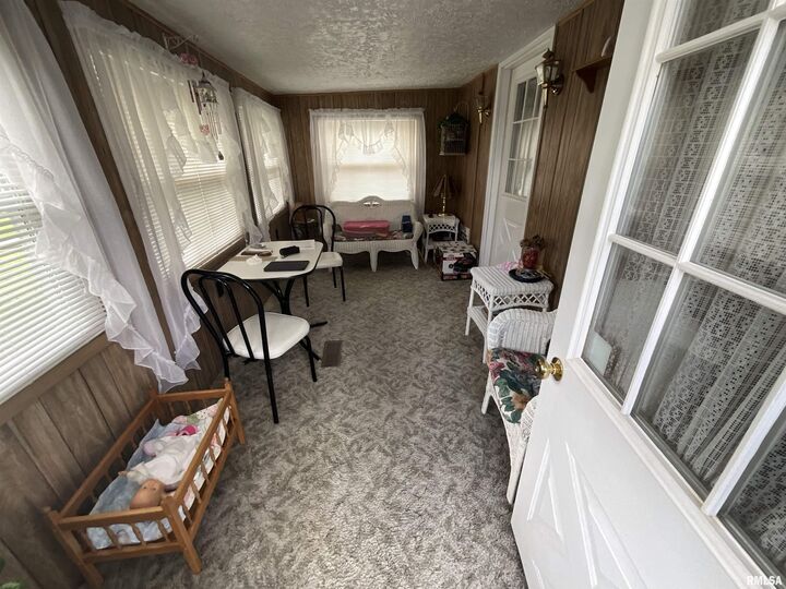 Property Photo:  402 Jefferson Street  IL 62853 