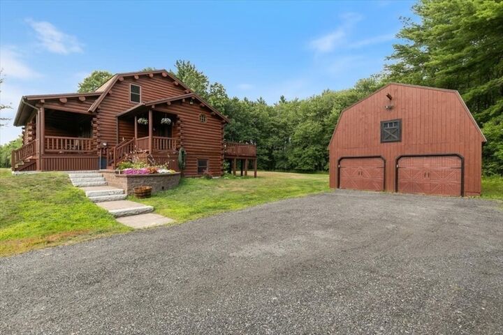Property Photo: 1131 N Broadway MA 01832