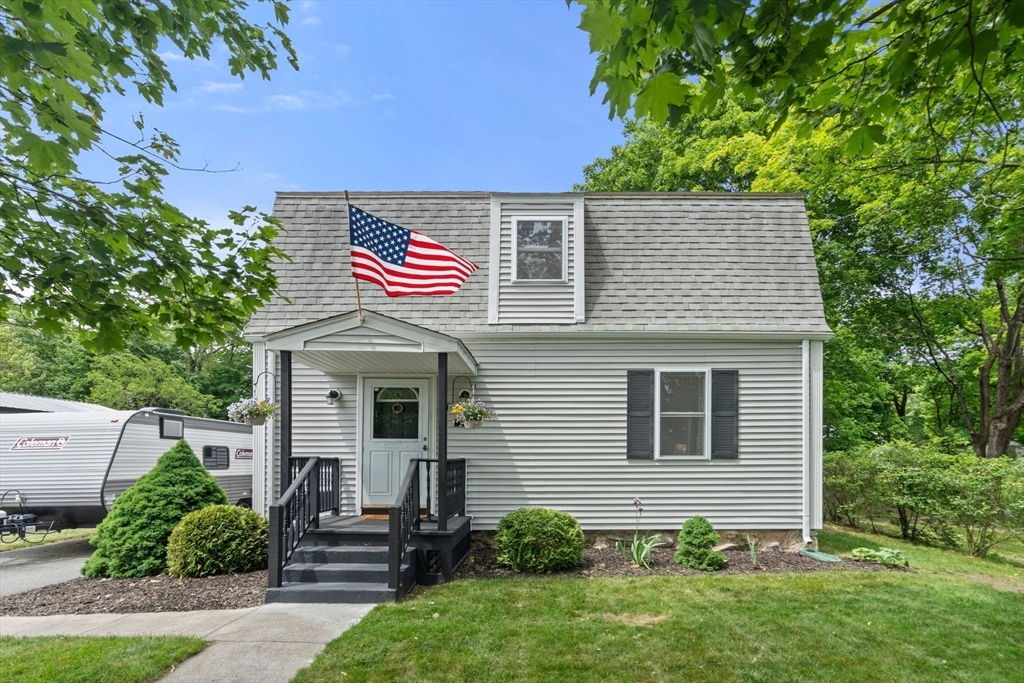 Property Photo:  147 Oak  MA 02351 