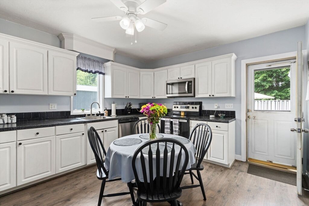 Property Photo:  147 Oak  MA 02351 