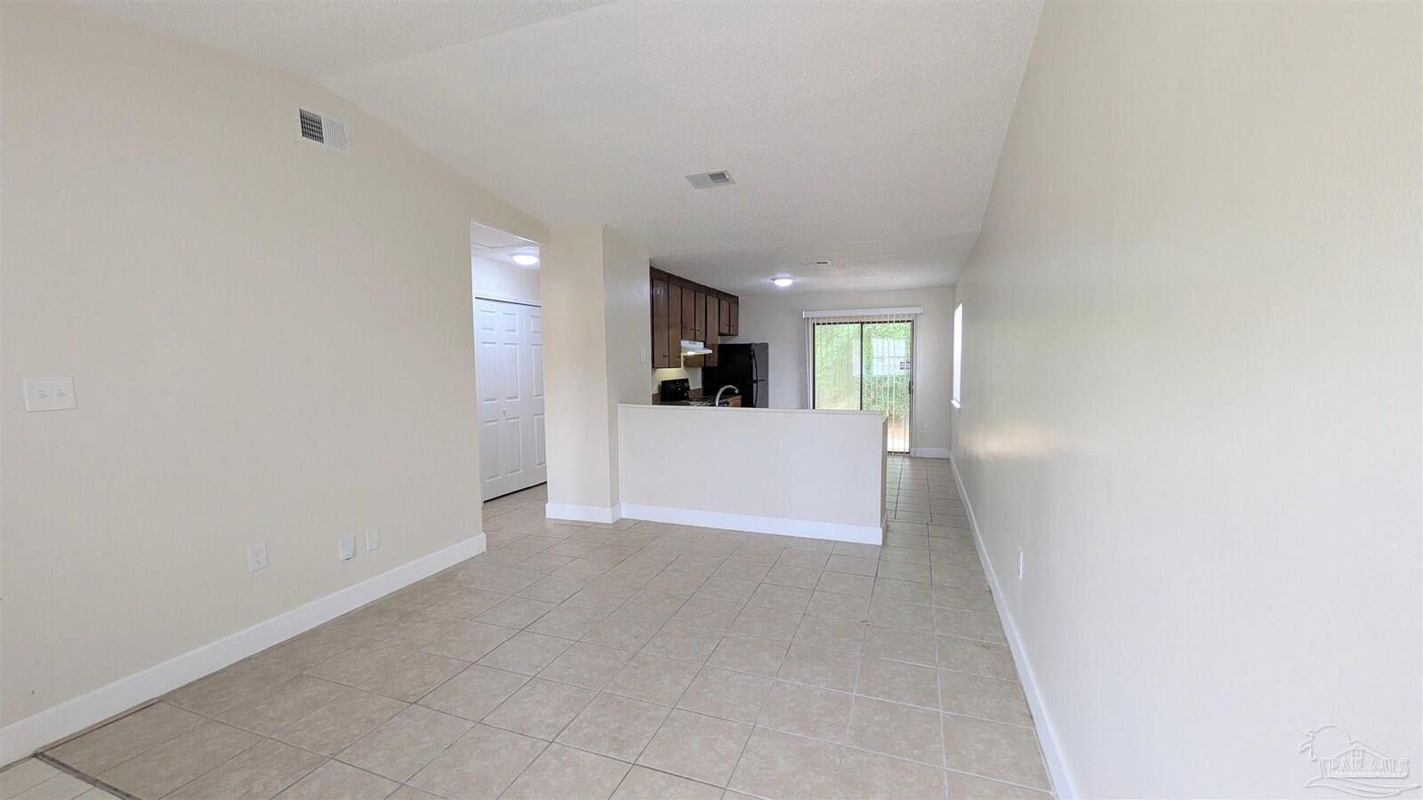 Property Photo: 8264 Continental Dr FL 32506