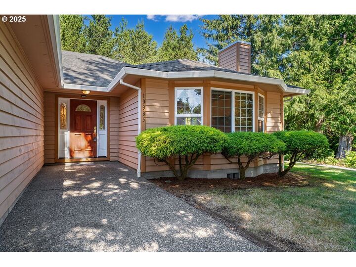 Property Photo: 10385 Pine Ridge Dr OR 97130