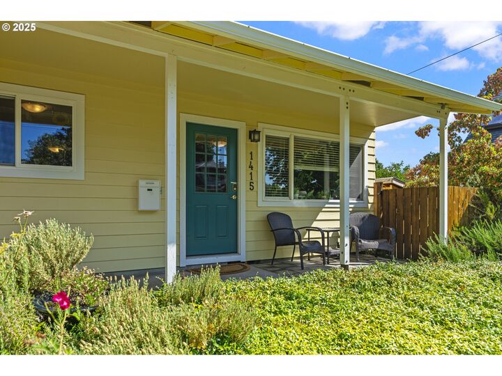 Property Photo: 1415 SE Martins St OR 97202