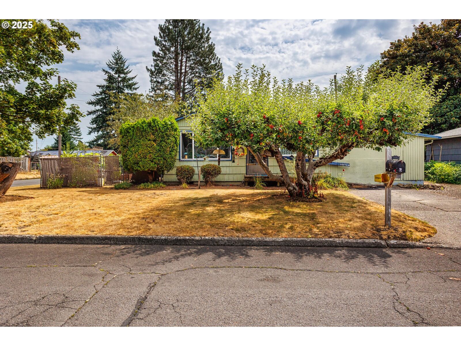 Property Photo: 1014 SE 179th Ave OR 97233