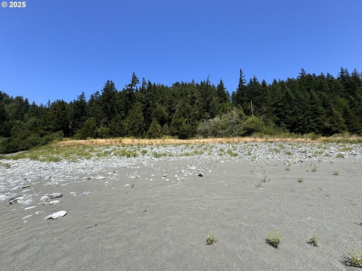 Property Photo: Silver Creek Rd 2 OR 97444