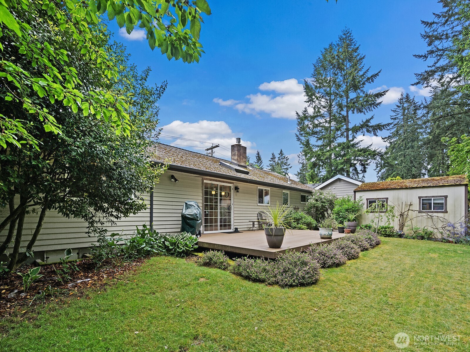 Property Photo: 5059 119th Avenue SE WA 98006