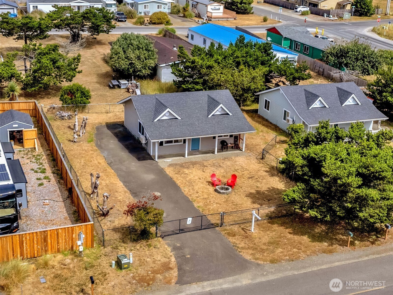 Property Photo: 805 338th Place WA 98640