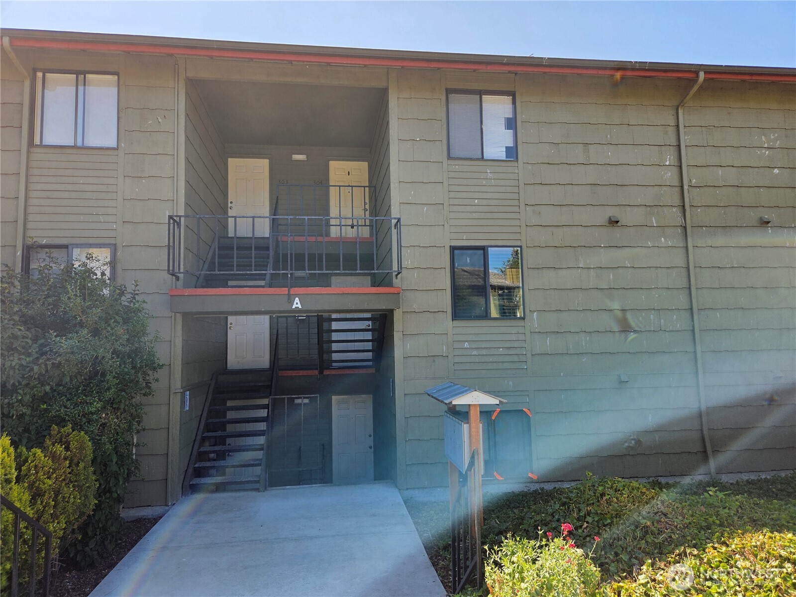 270 SE Barrington Drive A 304  Oak Harbor WA 98277 photo
