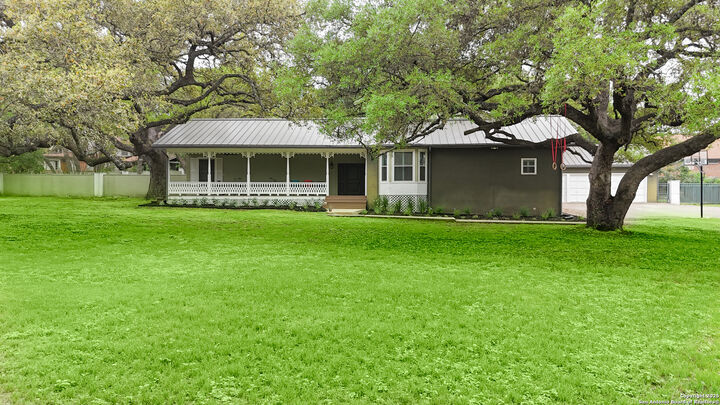 Property Photo: 9319 Oak Ledge TX 78217