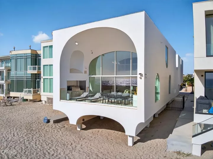 Property Photo: 1211 Capri Way CA 93035