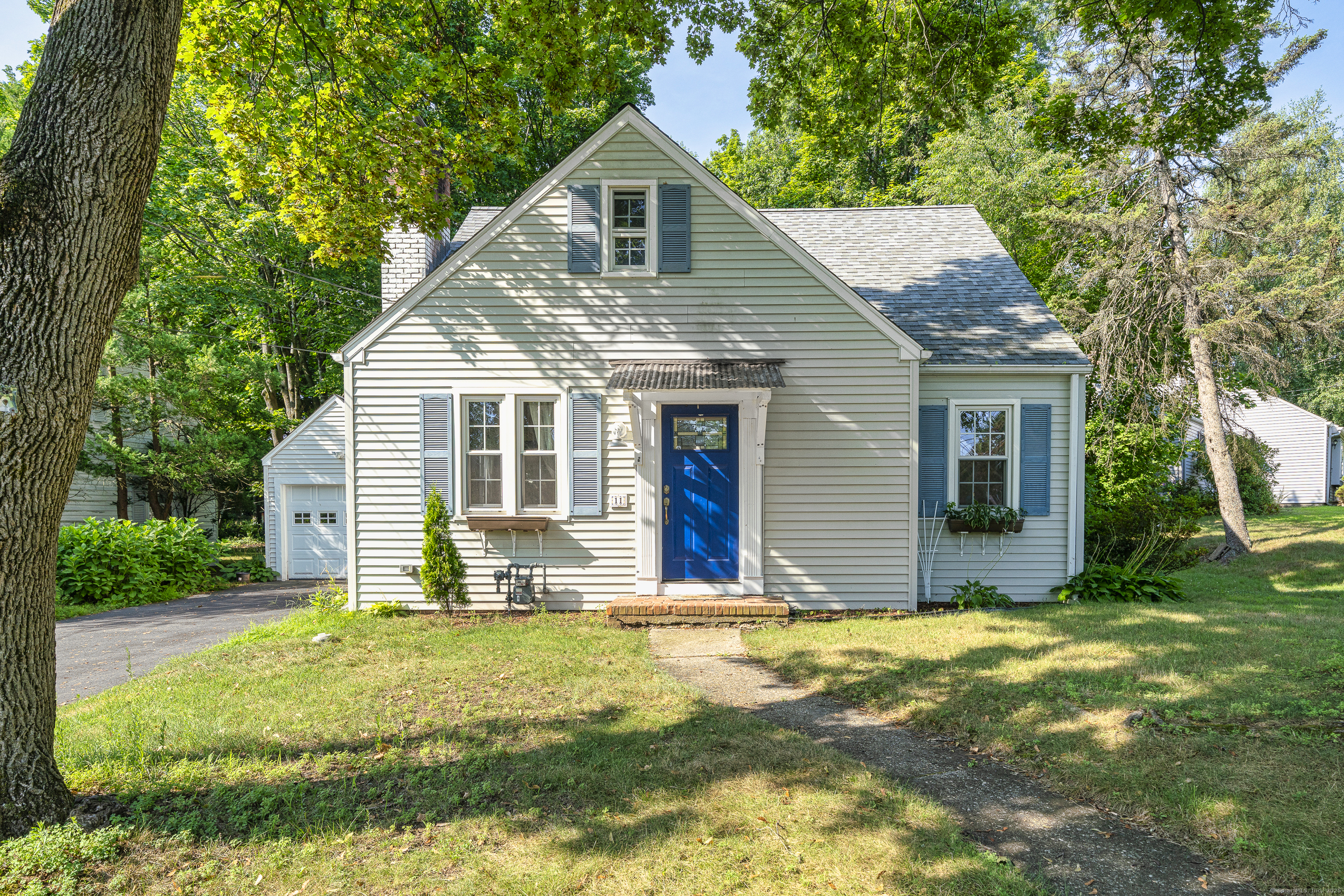 11 Boswell Road  West Hartford CT 06107 photo