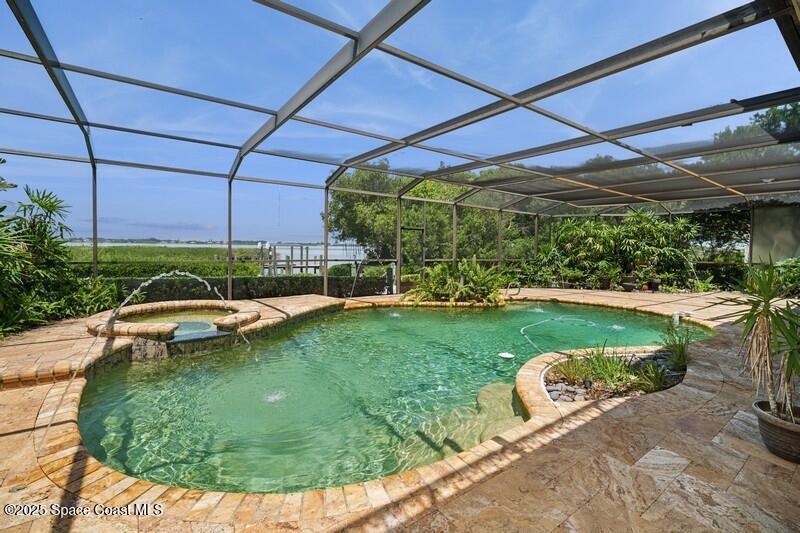 Property Photo: 484 Lanternback Island Drive FL 32937