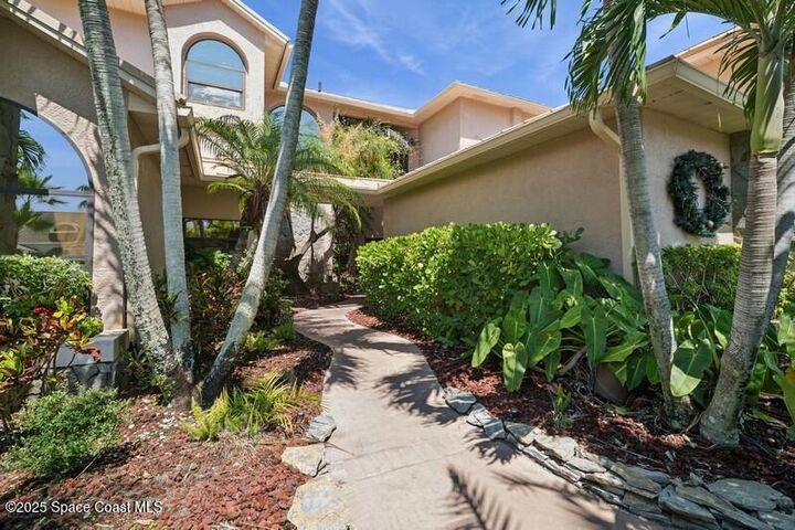 Property Photo:  484 Lanternback Island Drive  FL 32937 