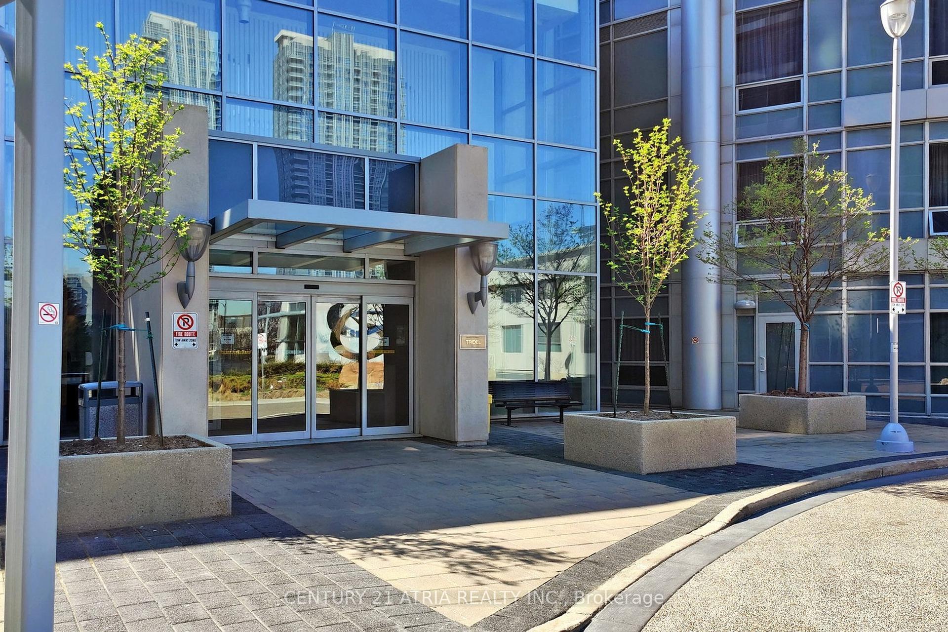 Photo de la propriété: 125 Village Green Square 1205 ON M1S 0G3