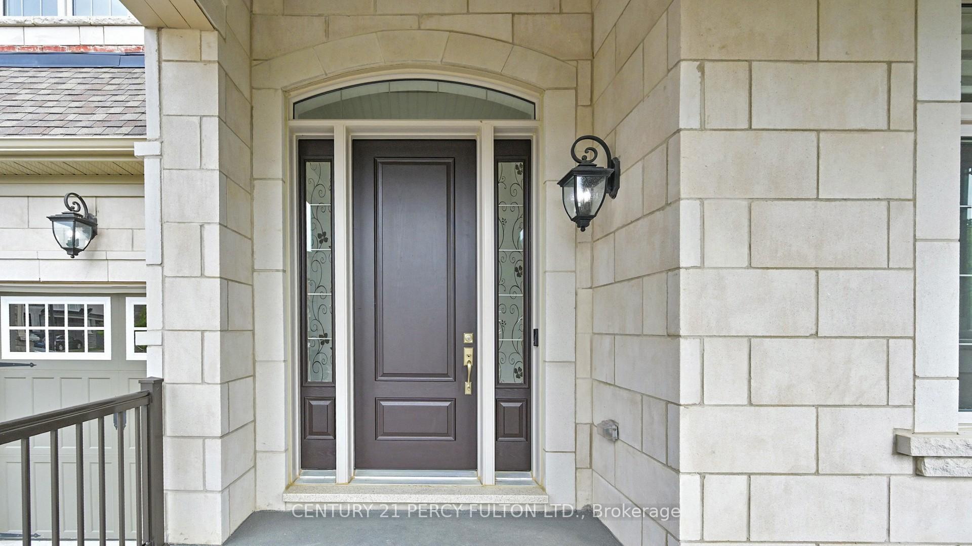 Property Photo: 14 Meadow Green Court ON L4H 4V4