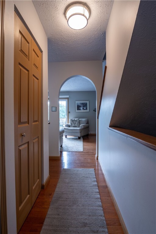 Property Photo: 1404 Timberglen Dr PA 15126
