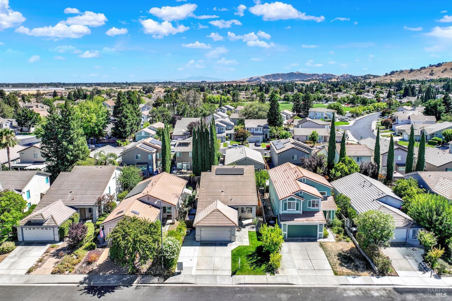 Property Photo: 608 Edenderry Drive CA 95688
