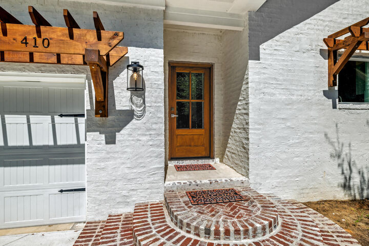 Property Photo: 410 Anchors Street FL 32578