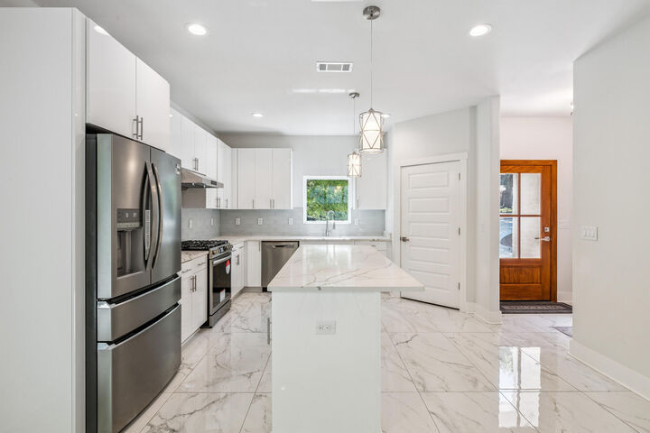 Property Photo:  410 Anchors Street  FL 32578 