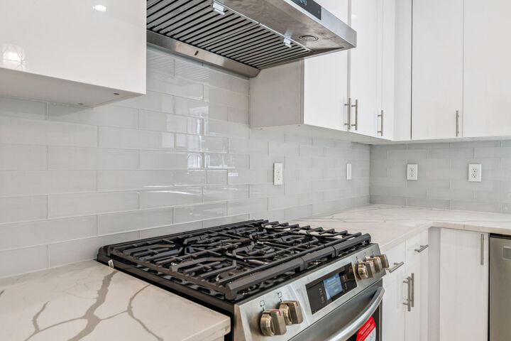 Property Photo:  410 Anchors Street  FL 32578