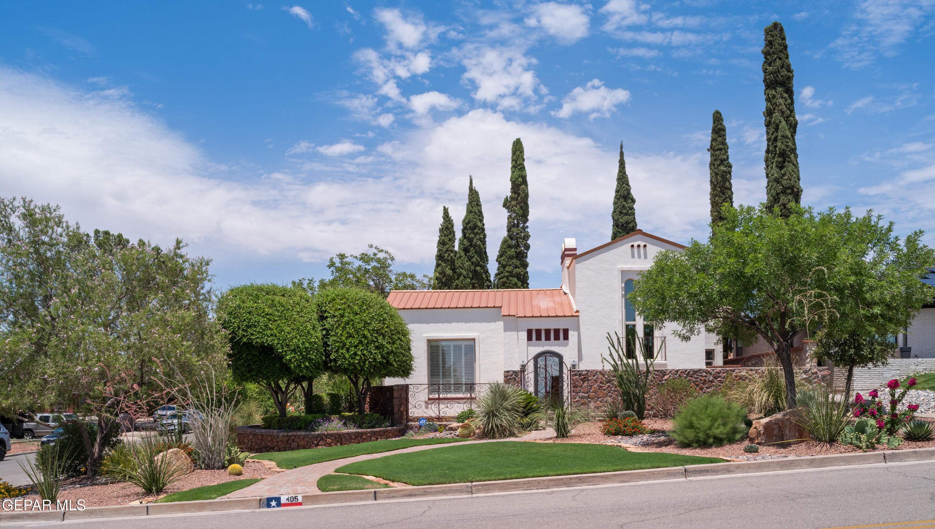 Property Photo:  405 Rim Road  TX 79902 