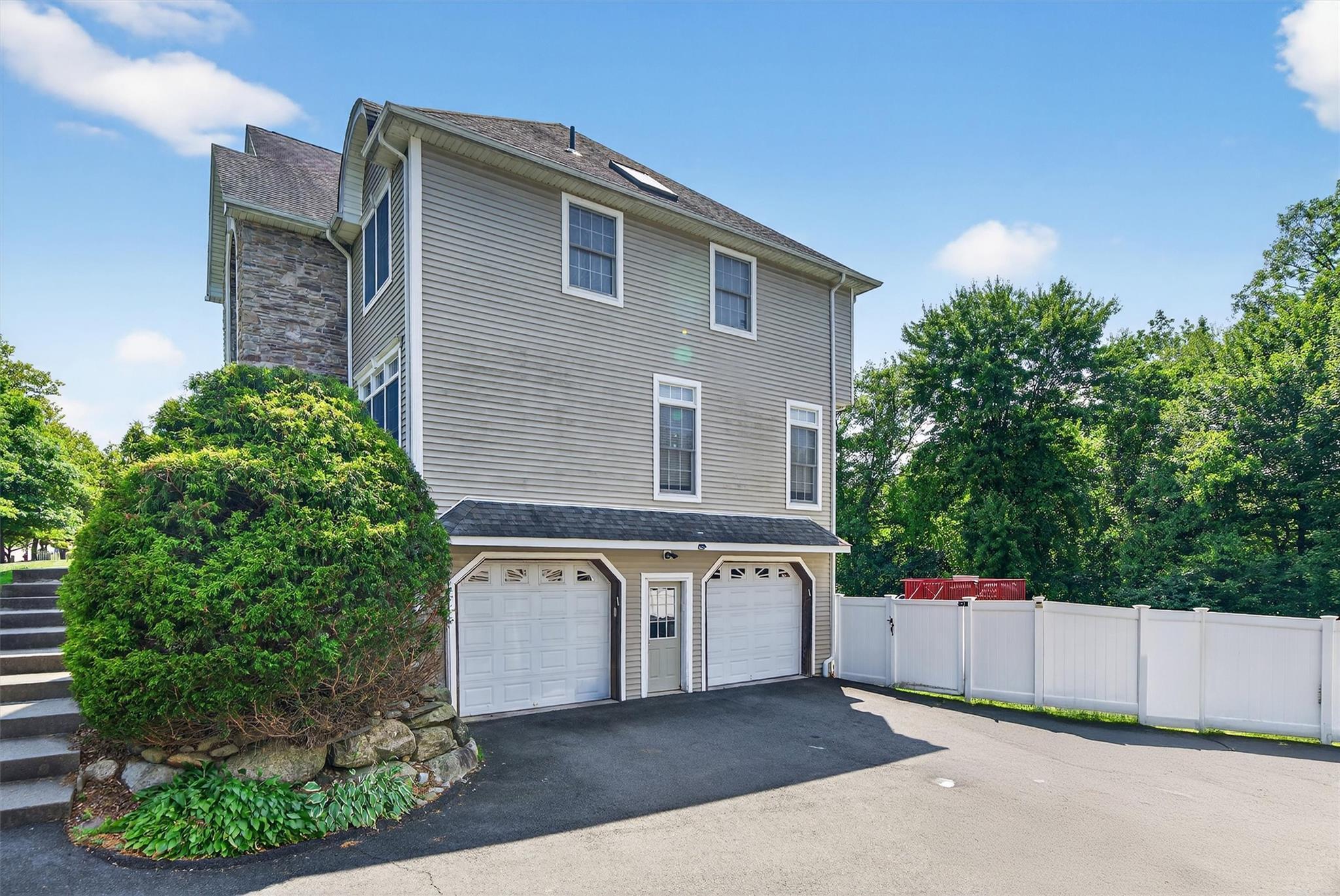 Property Photo:  3 Marino Boulevard  NY 10970 