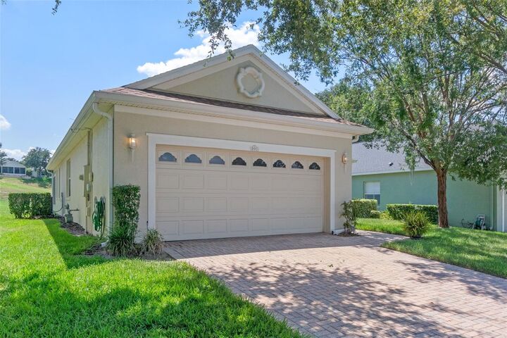 Property Photo:  890 Summit Greens Boulevard  FL 34711 