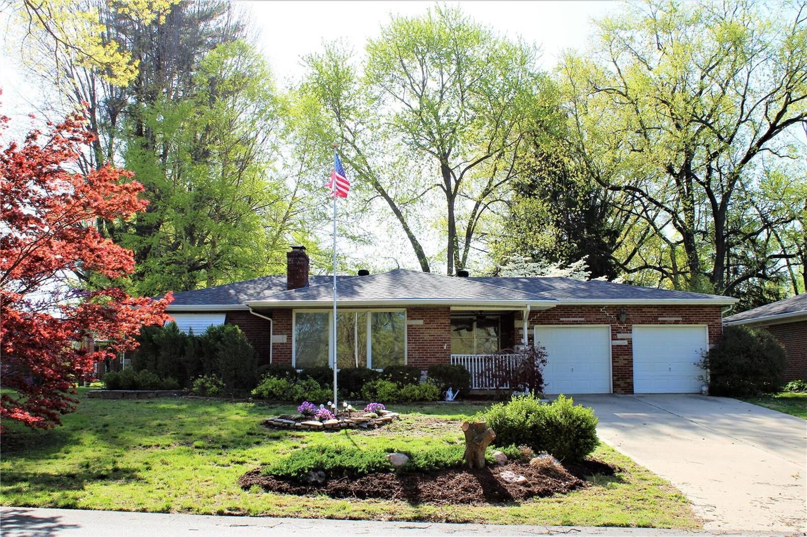 Property Photo: 336 W Park Drive IL 62226