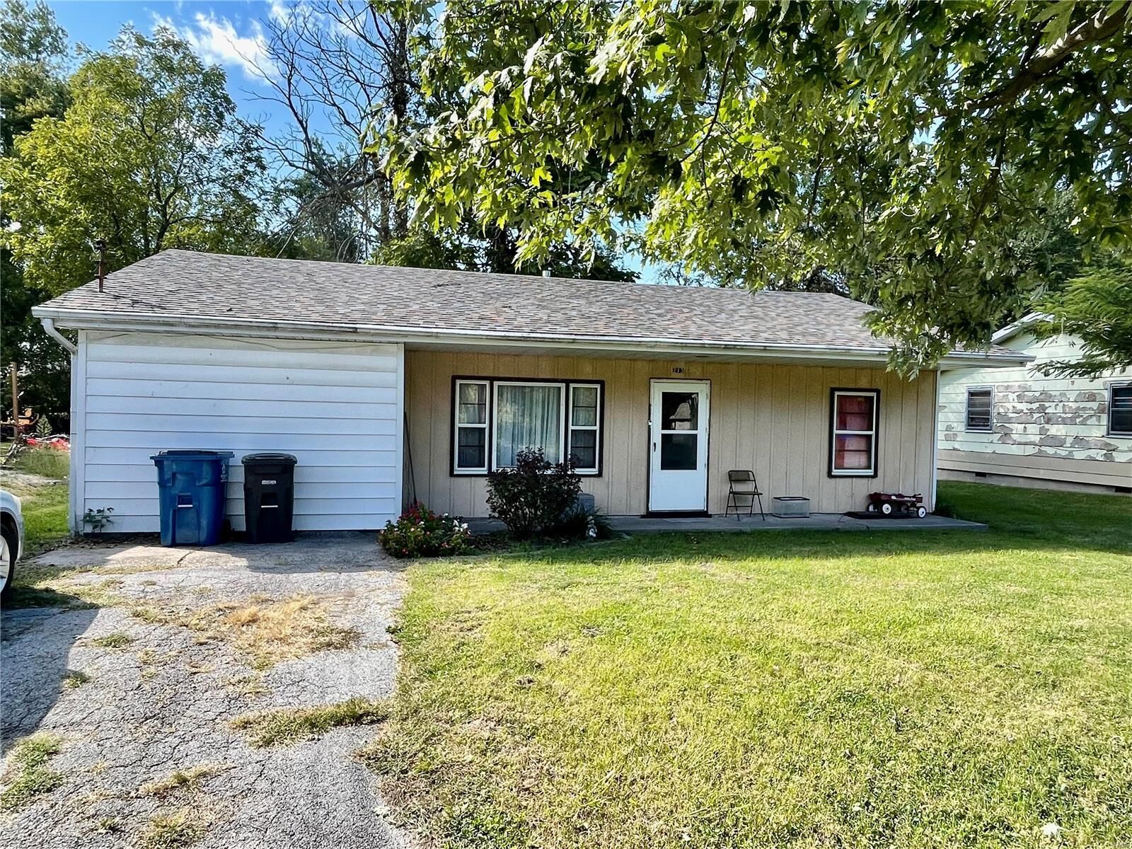 Property Photo: 213 Truman Street IL 62010