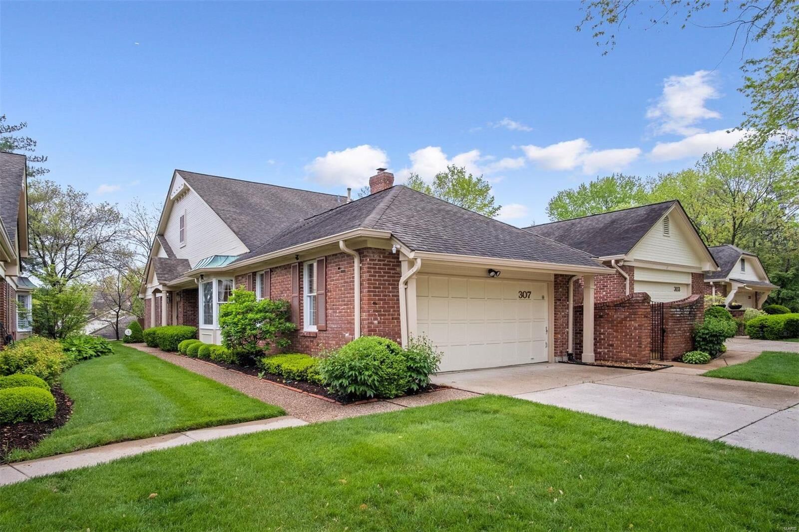 Property Photo: 307 Morristown Court MO 63017