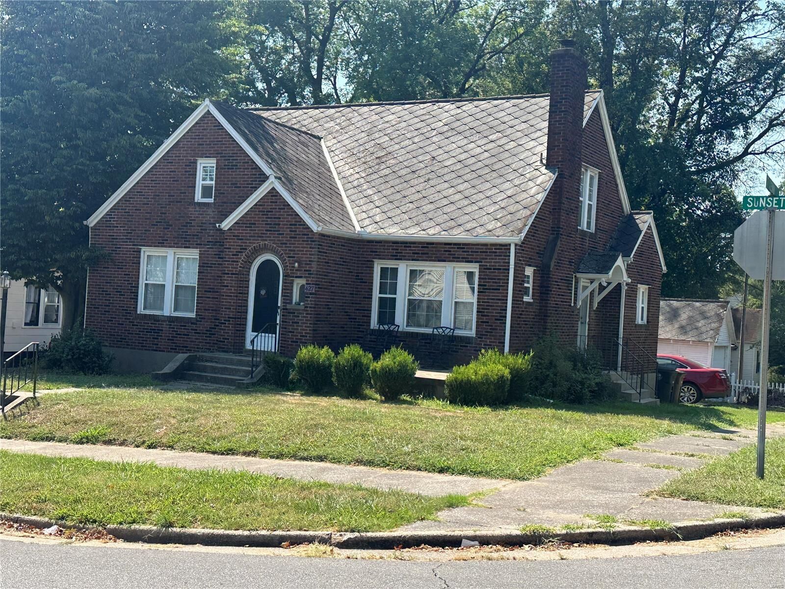 Property Photo: 427 N Sunset Boulevard MO 63701
