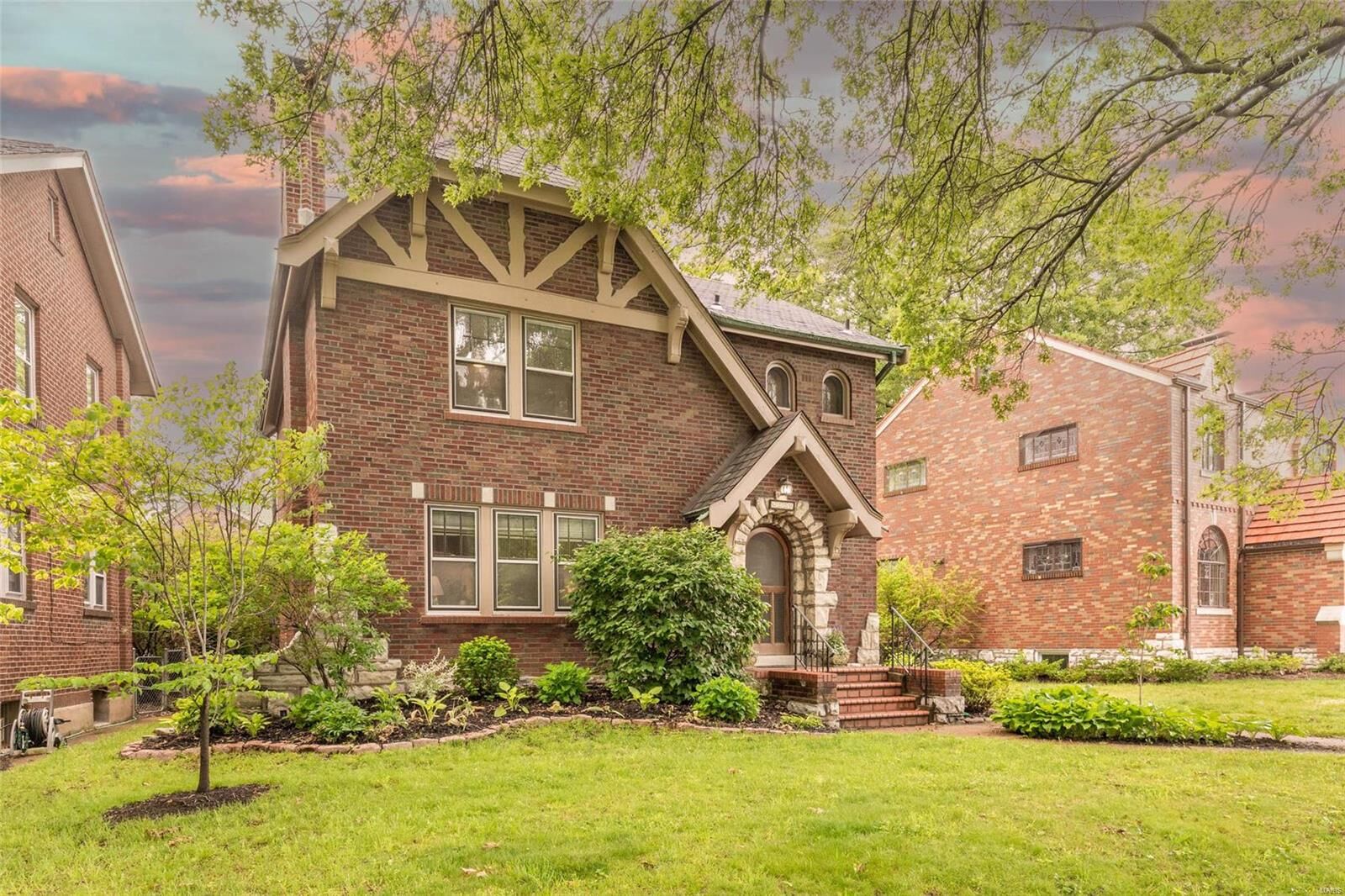 Property Photo: 6220 Alamo Avenue MO 63105