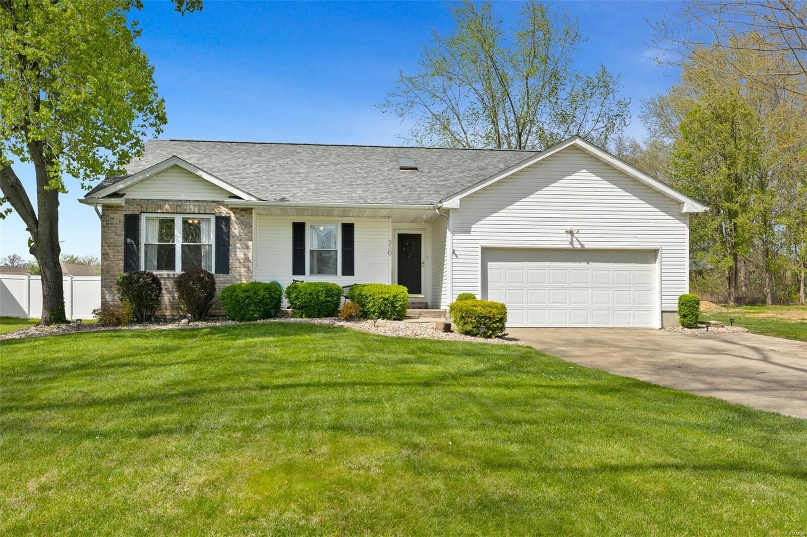 Property Photo:  310 E Lake Drive  IL 62025 