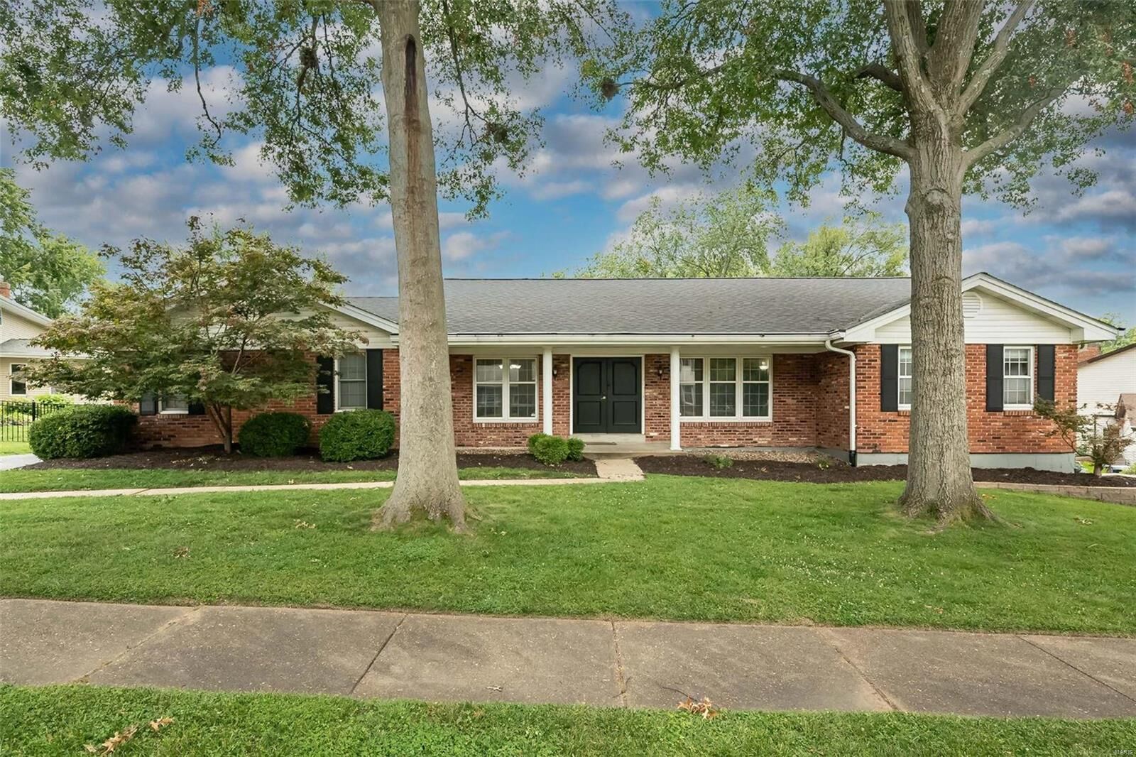 Property Photo:  326 Dinsmoor Drive  MO 63017 