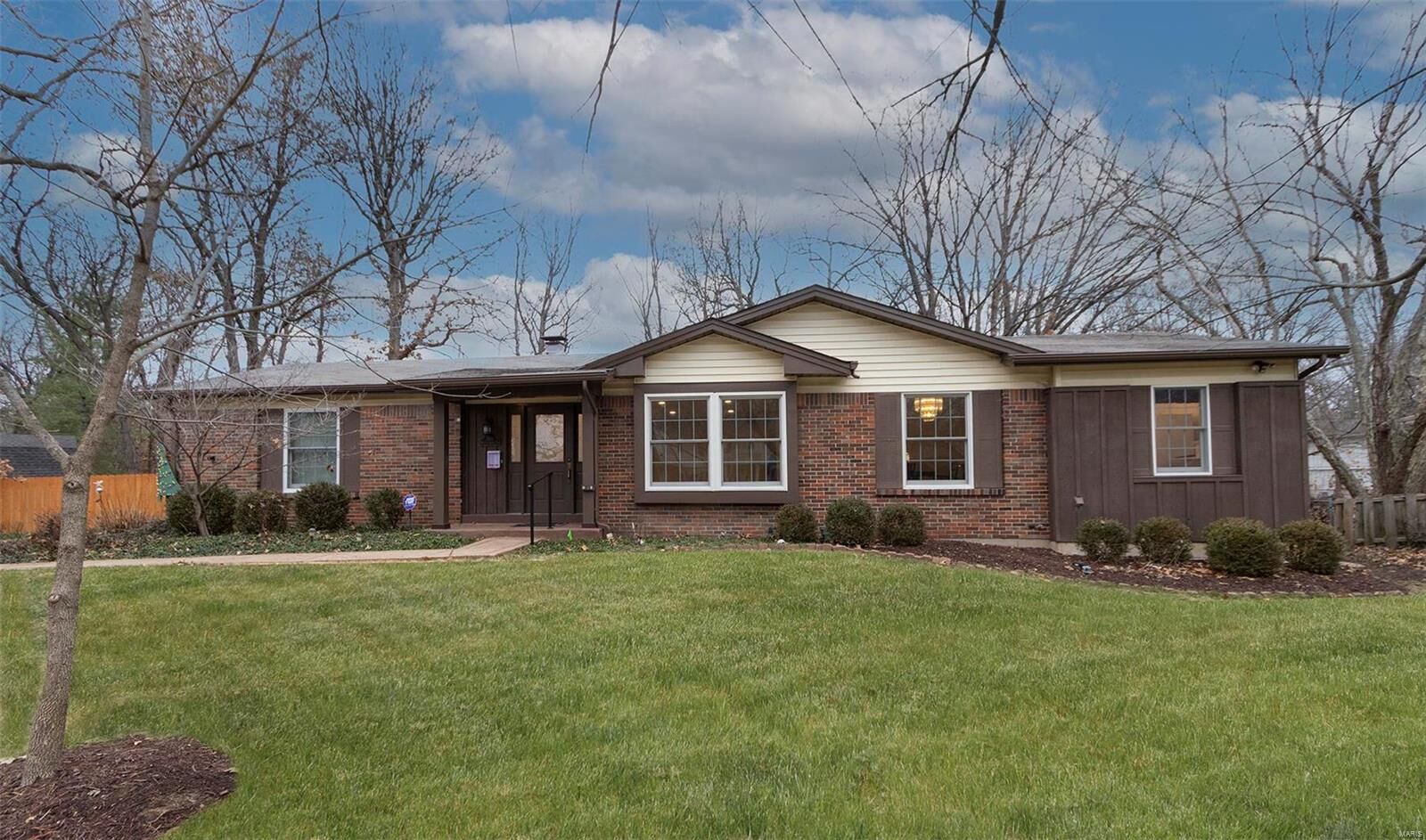 Property Photo:  359 Windsor Spring Drive  MO 63122 