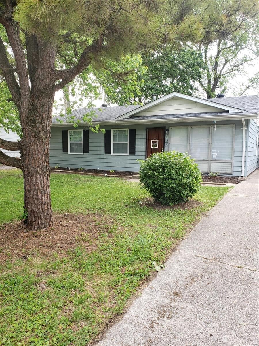 Property Photo:  738 St. Nicholas Drive  IL 62206 