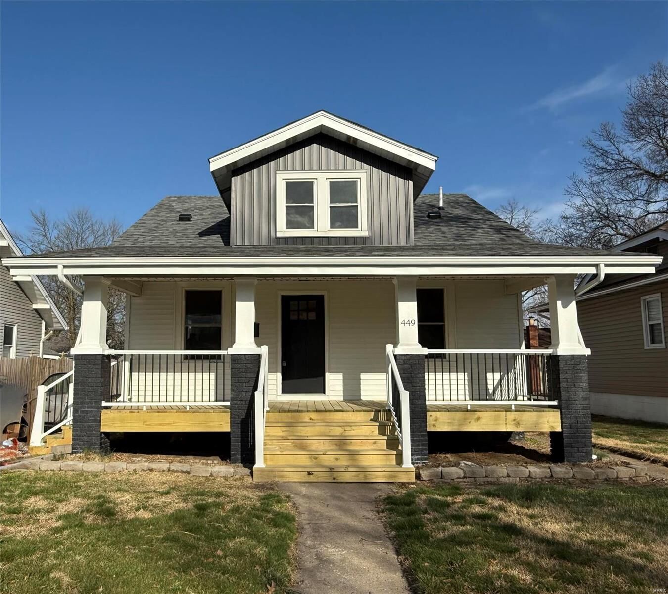 Property Photo:  449 N 2nd Street  IL 62095 
