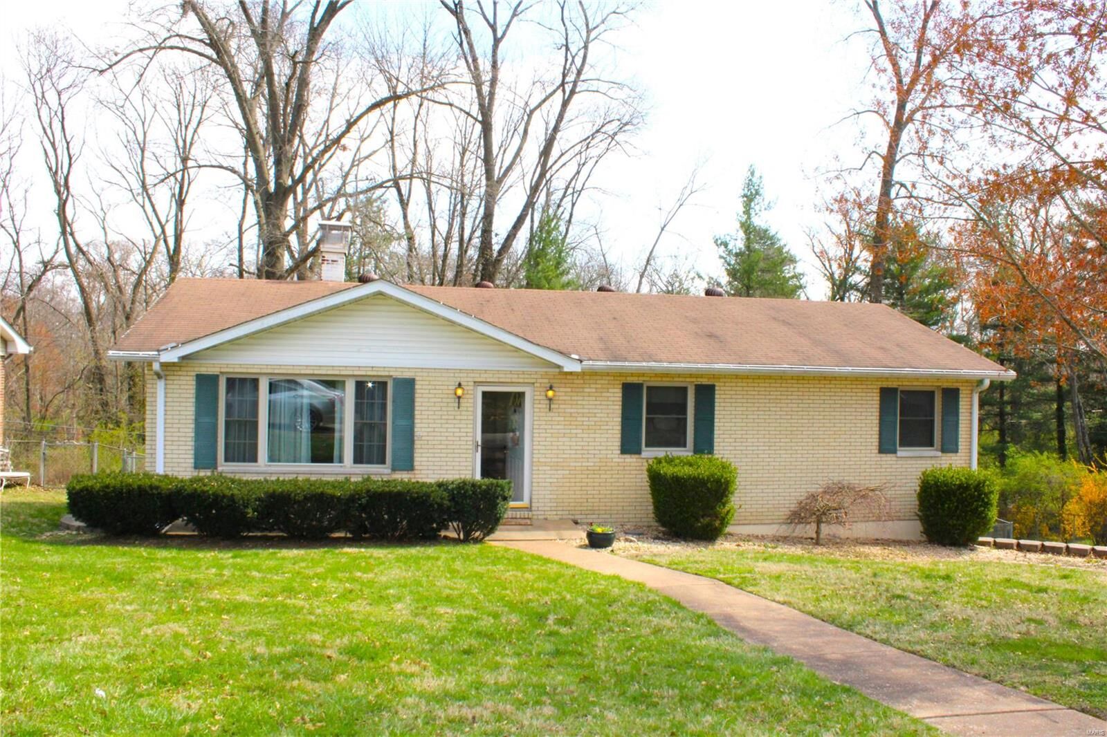 Property Photo:  40 Lake Forest Drive  IL 62220 