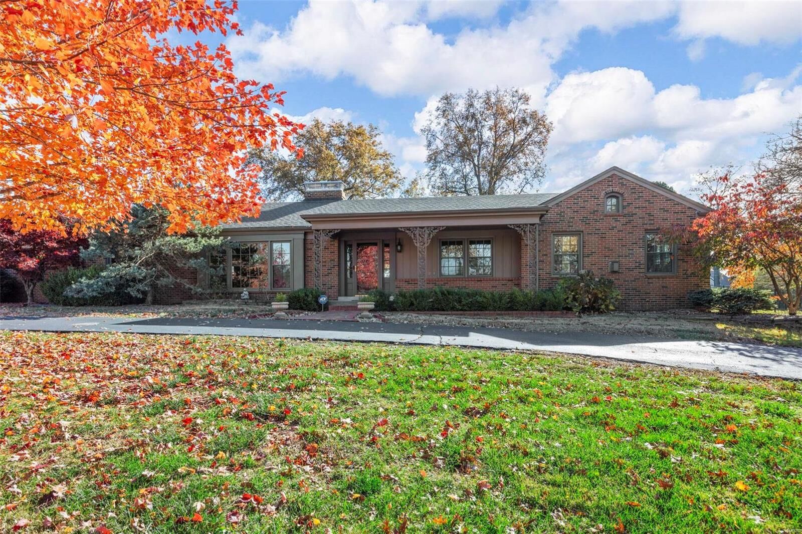Property Photo: 12912 Topping Estates Drive MO 63131