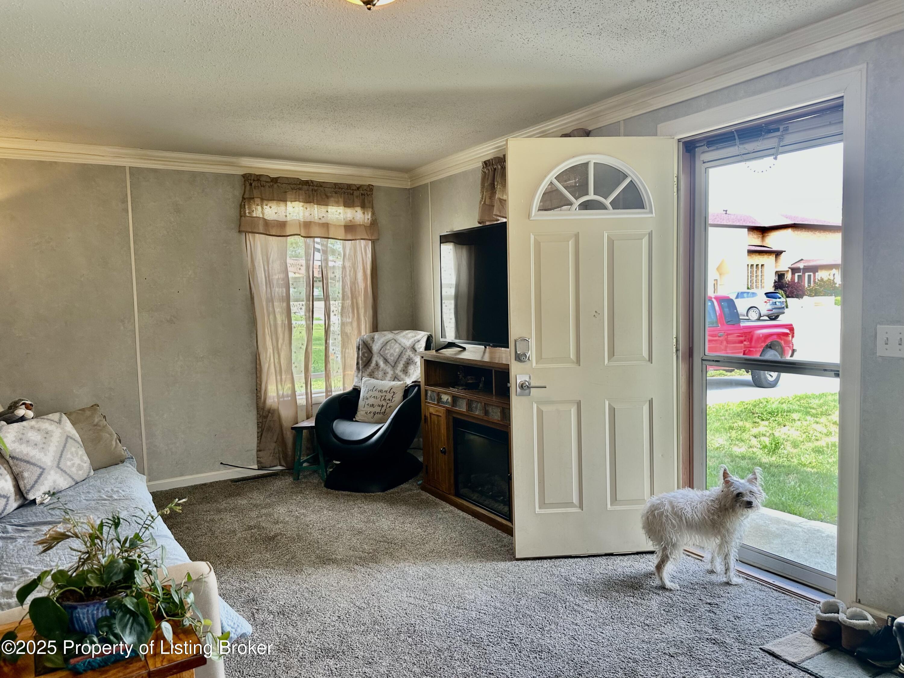Property Photo:  139 3rd Ave NW  ND 58640 