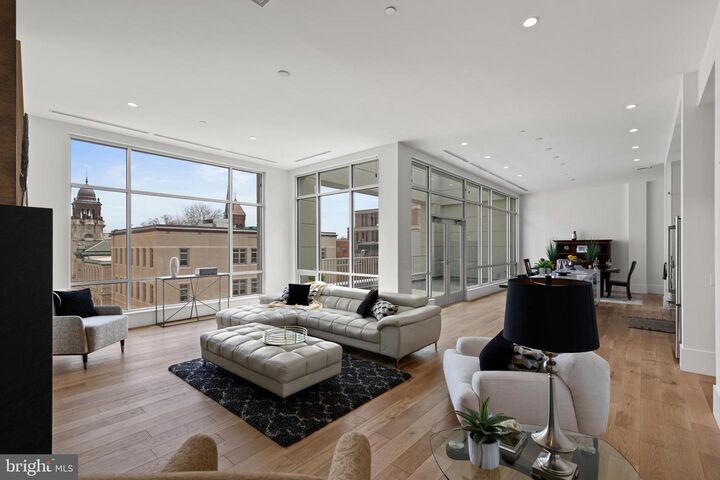 Property Photo: 101 N Queen Street 402 PA 17603
