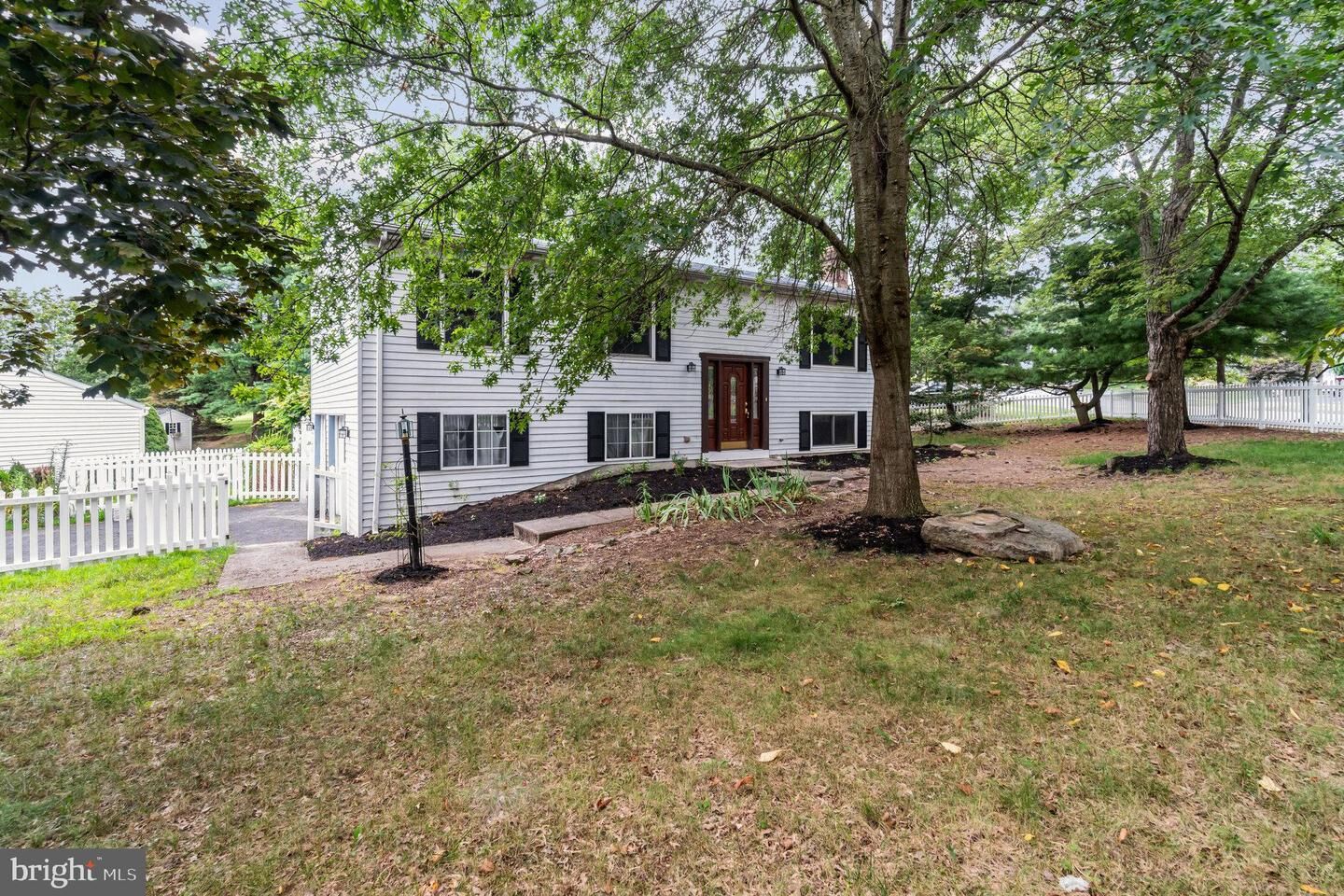 Property Photo:  2001 Mount Vernon Circle  PA 17110 