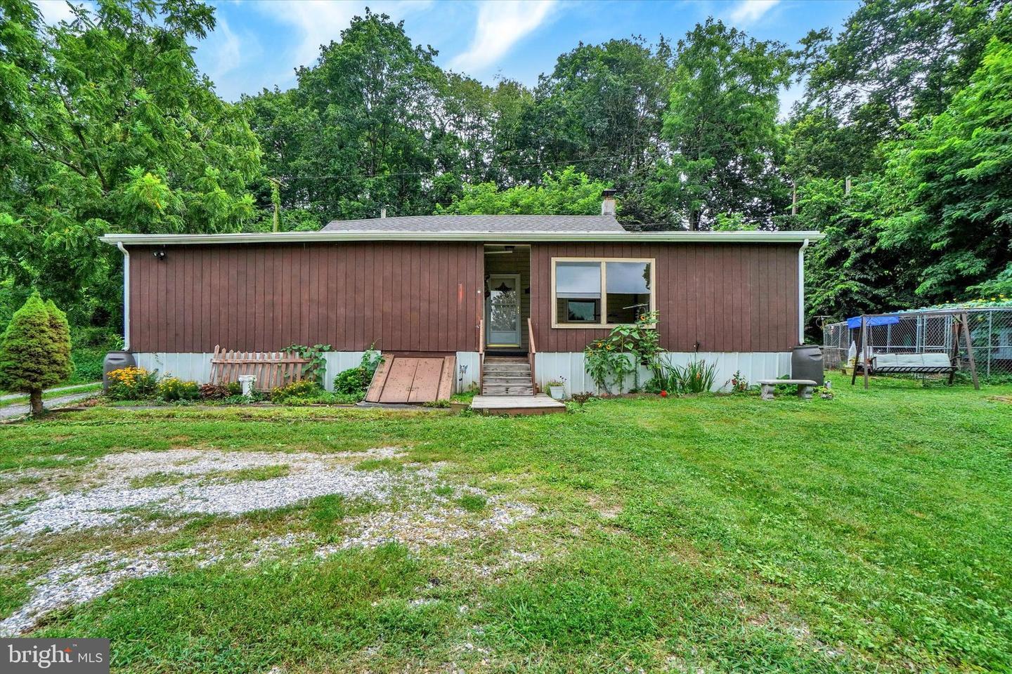 Property Photo:  1655 Conewago Creek Road  PA 17345 