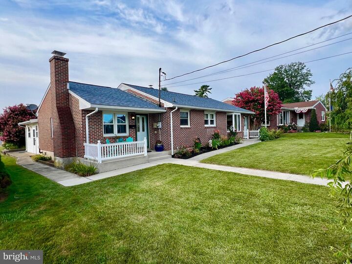 Property Photo: 1627 E Caracas Avenue PA 17033