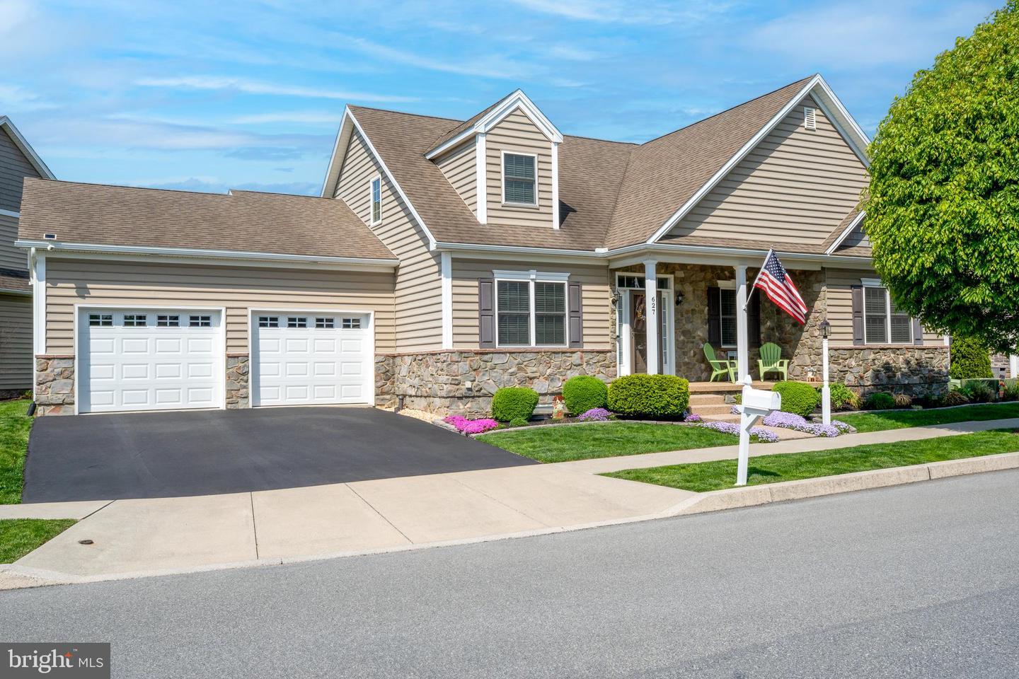 627 Prince George Drive  Lancaster PA 17601 photo