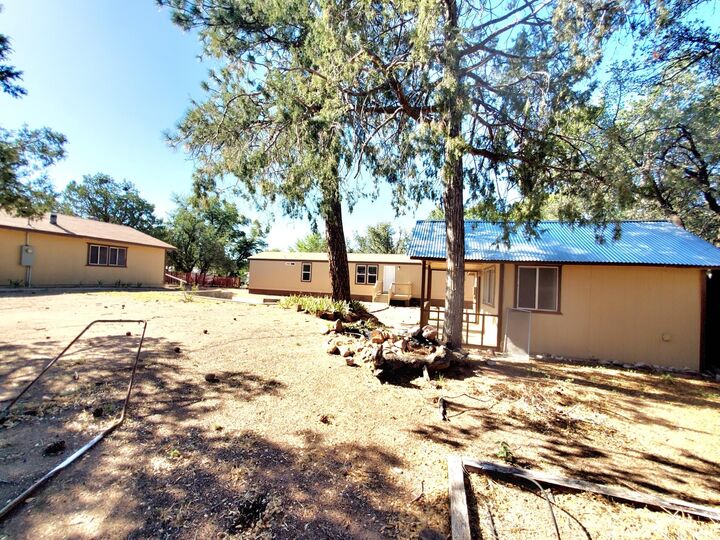 Property Photo: 506 E McKamey Street AZ 85541